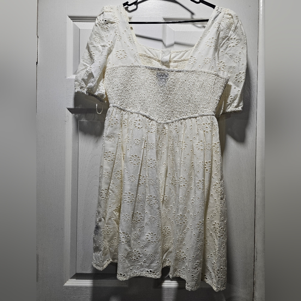 Elegant Cream Lace Dress